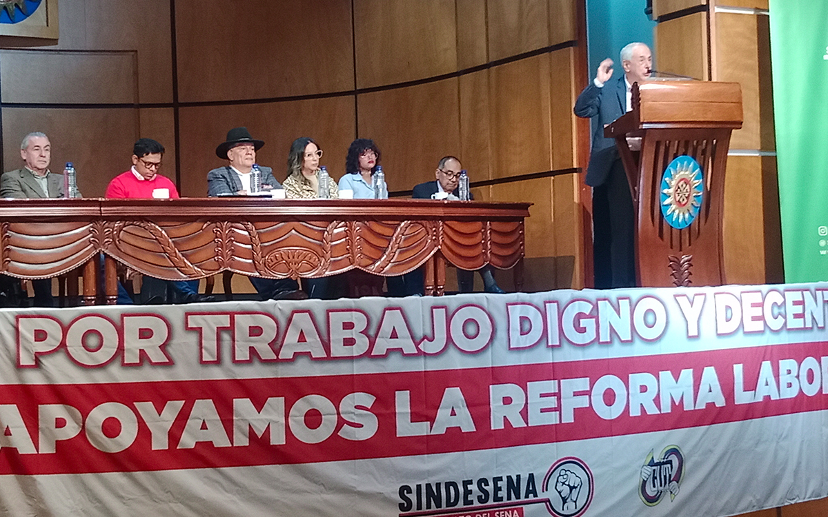 Audiencia-Publica-sobre-la-Reforma-Laboral-para-los-Colombianos.jpg