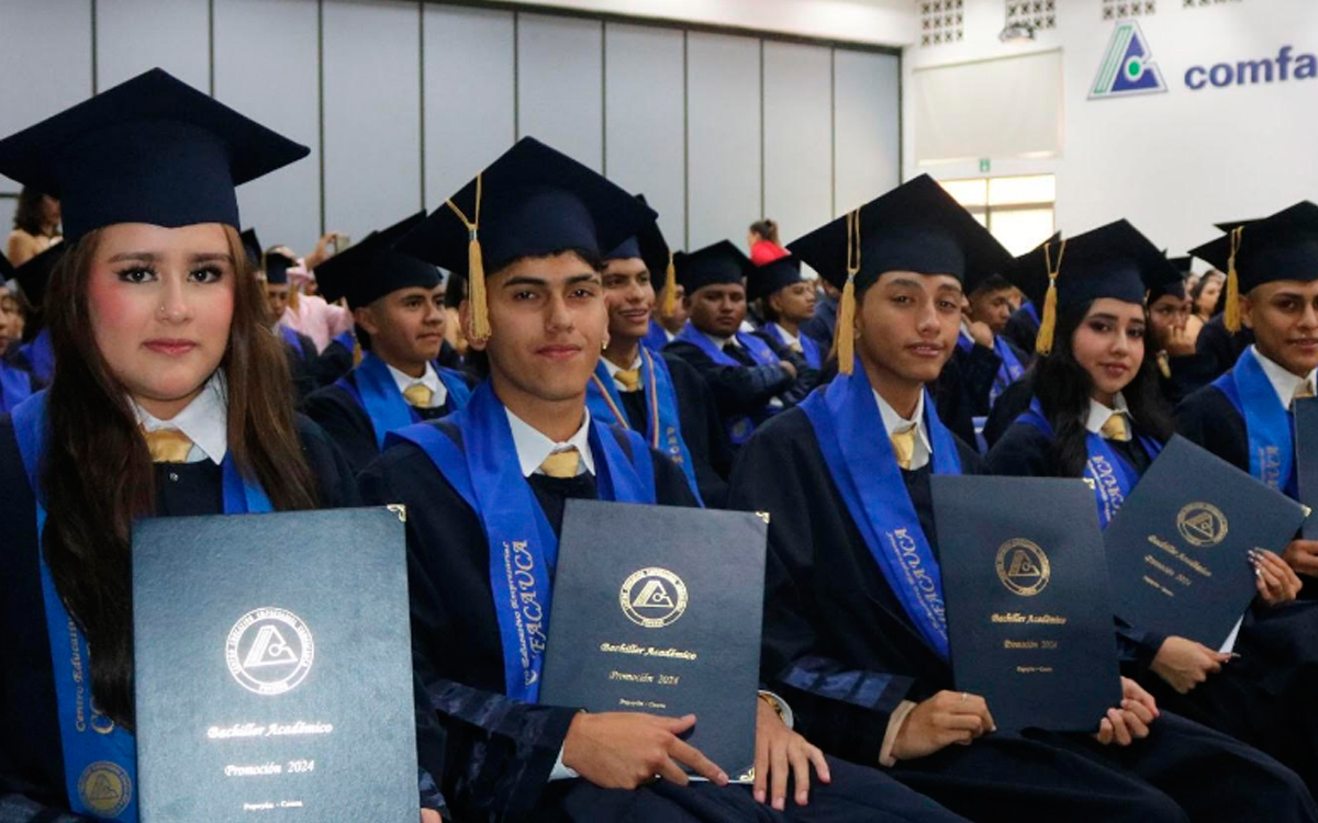 Comfacauca-gradua-a-116-nuevos-bachilleres.jpg