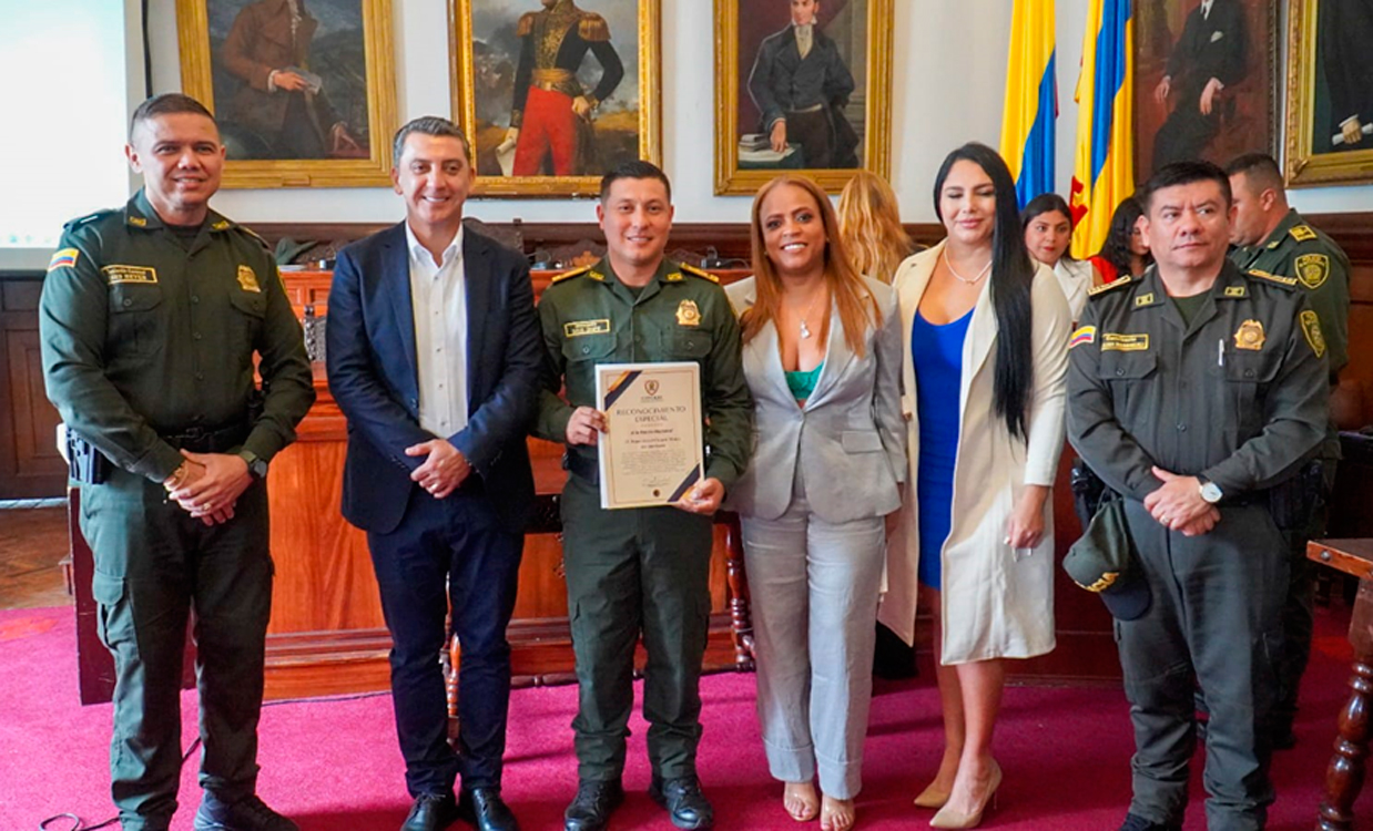 Policía-Metropolitana-de-Popayán-honra-a-85-miembros1 Policía-Metropolitana-de-Popayán-honra-a-85-miembros1