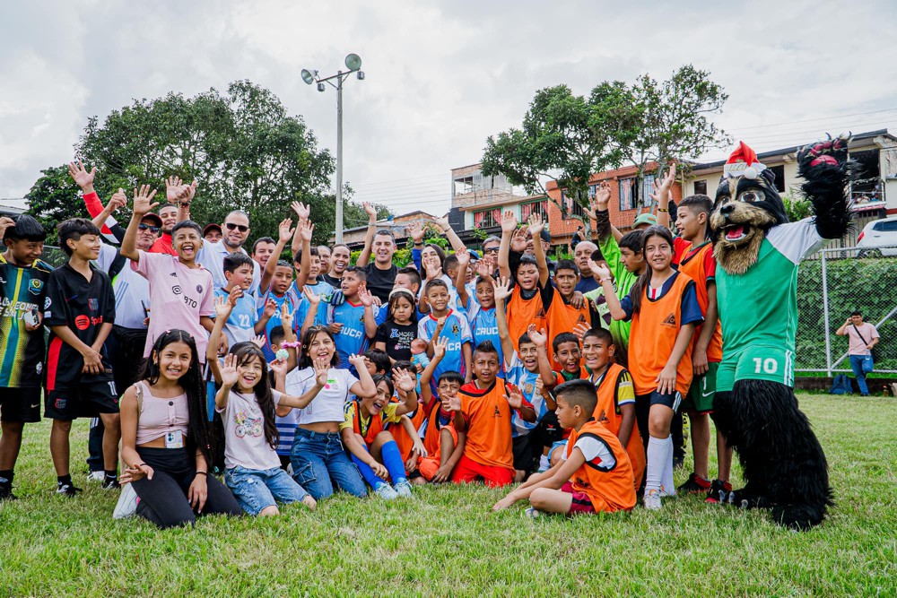 Un-nuevo-comienzo-para-la-cancha-de-futbol-del-barrio-5-de-Abril.jpg
