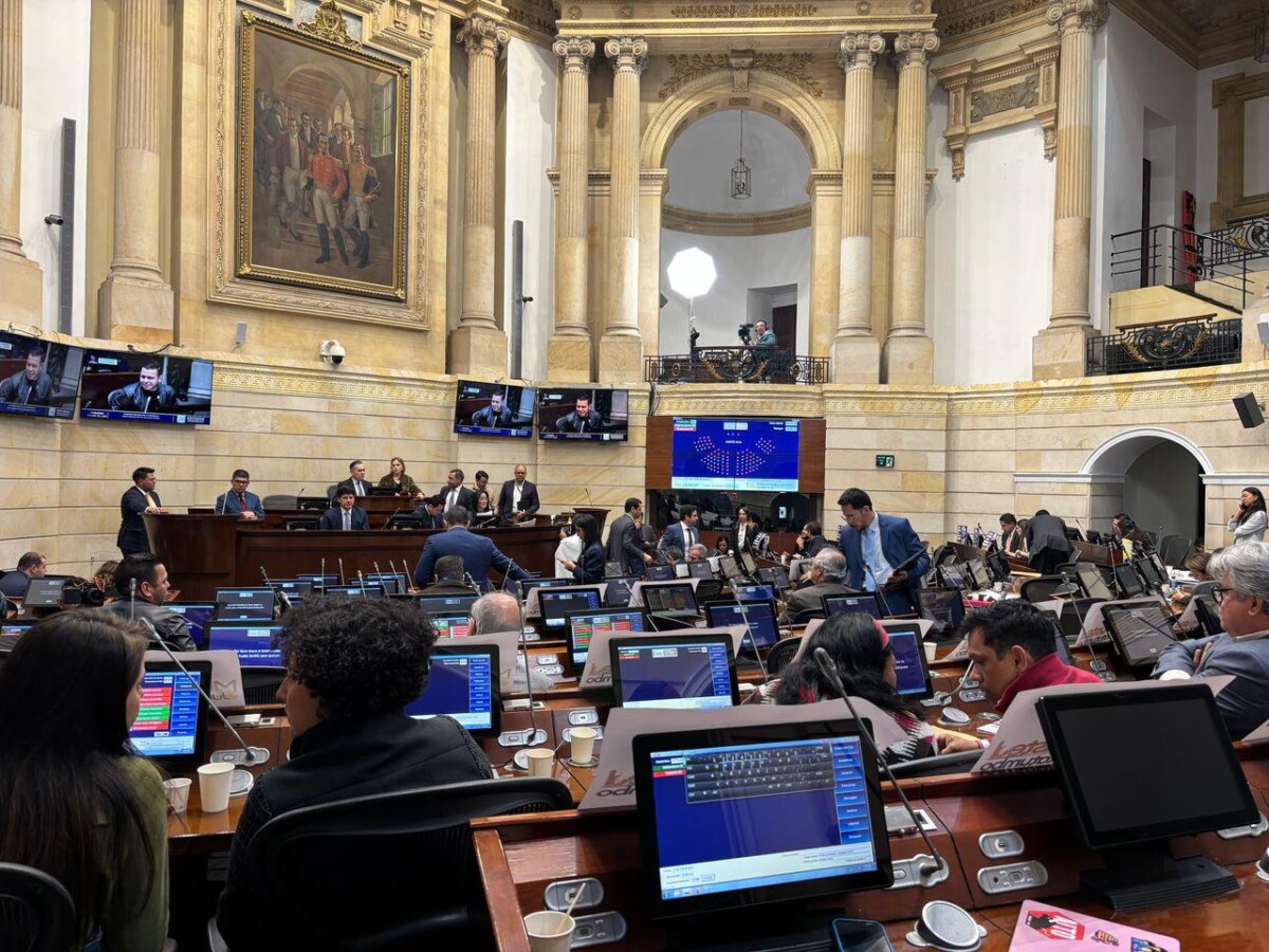 Congreso-inicia-sesiones-en-medio-de-crisis-de-gabinete-presidencial.jpg