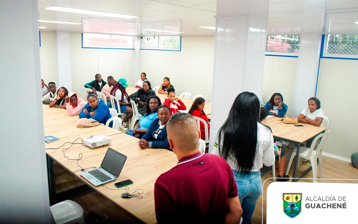 Estudiantes-de-Guachene-reciben-formacion-tecnica-en-logistica.jpg