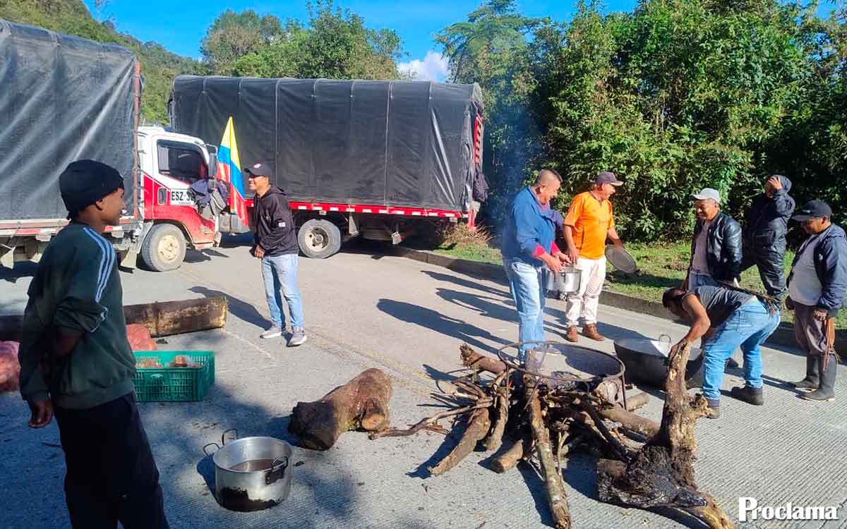 Bloqueos-en-el-oriente-caucano-por-abandono-vial.jpg