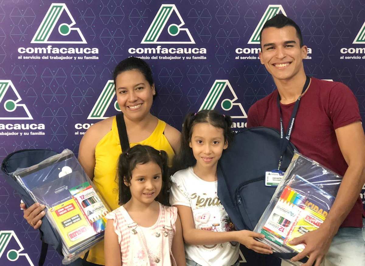 Comfacauca entregó más de 50 mil kits escolares en todo el departamento Comfacauca entregó más de 50 mil kits escolares en todo el departamento