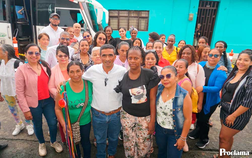 Nueva-sala-tecnologica-abre-caminos-para-mujeres-en-Caloto2.jpg