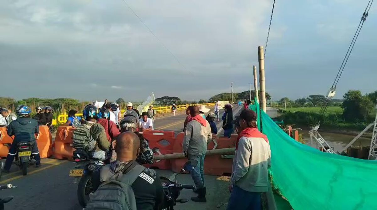 Desbloquean-la-via-en-el-sector-del-Puente-Valencia.jpg