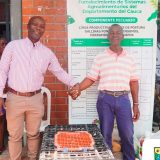 Guachené entrega insumos a productores rurales
