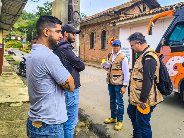 Invías visita Caloto tras solicitud del alcalde2