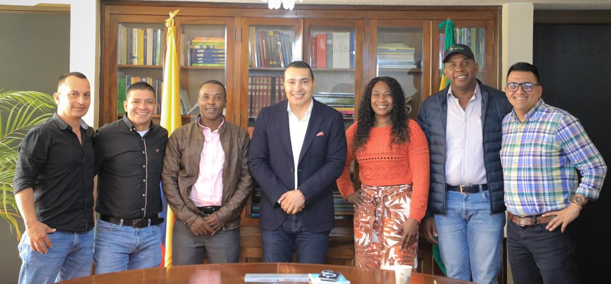 Gobernador-del-Cauca-dialoga-con-lideres-afro-de-El-Tambo.jpg