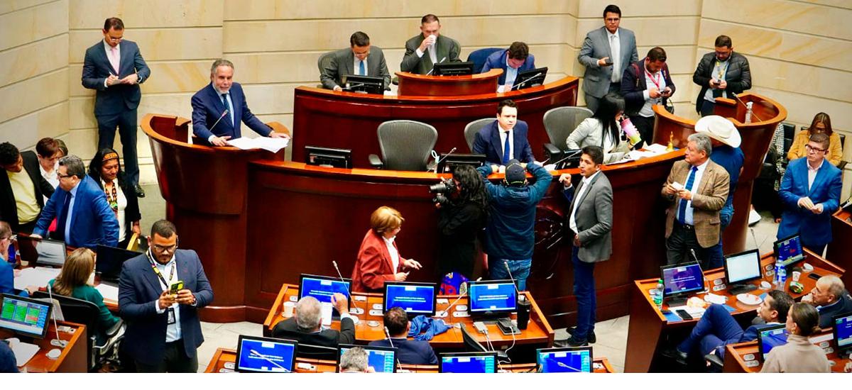 HUNDIDA-LA-CONSULTA-POPULAR.jpg