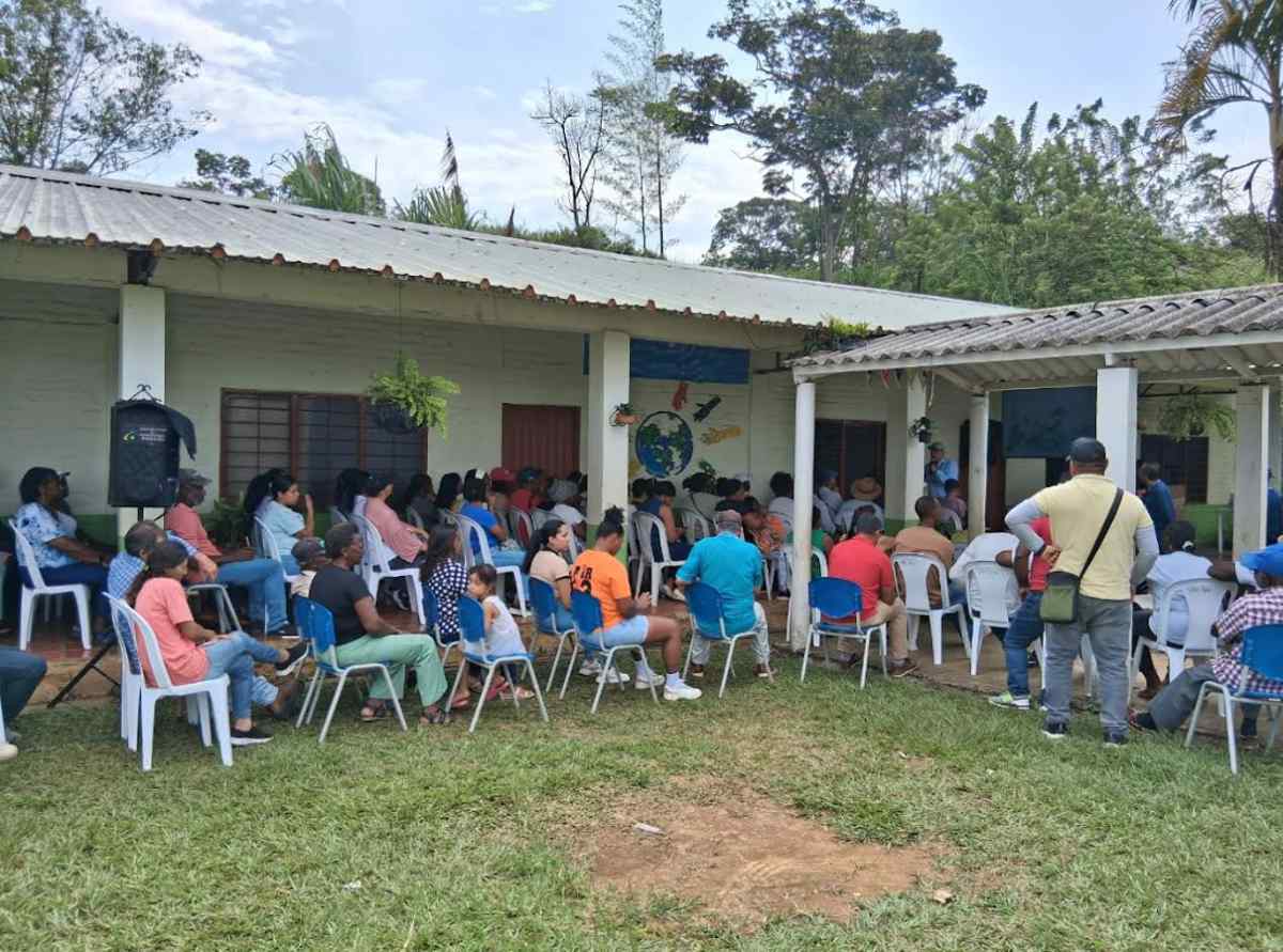 Proyectos-comunales-surgen-desde-las-bases-sociales-Gases-de-Occidente-en-Santander-de-Quilichao2.jpg