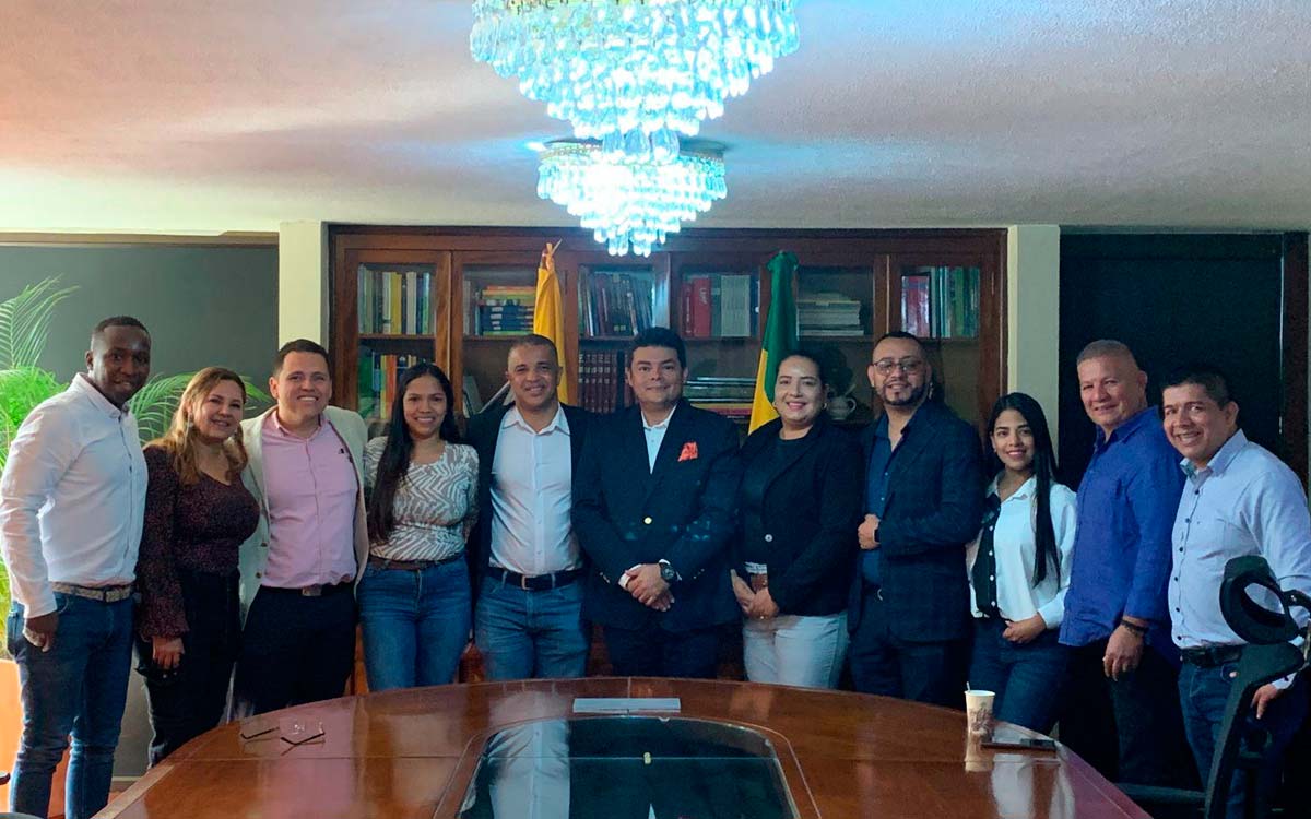 Samuel-Londono-asume-el-mando-en-la-Licorera-del-Cauca.jpg