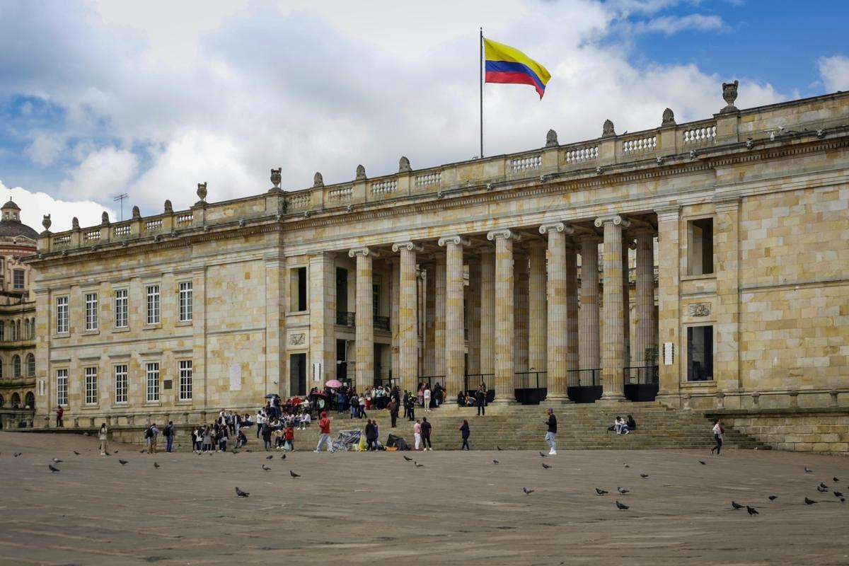 un-Congreso-torpe-insulto-la-inteligencia-de-los-colombianos.jpg