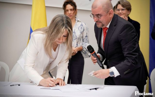 Vicky Dávila regresa a SEMANA como presidenta de la junta directiva Vicky Dávila regresa a SEMANA como presidenta de la junta directiva