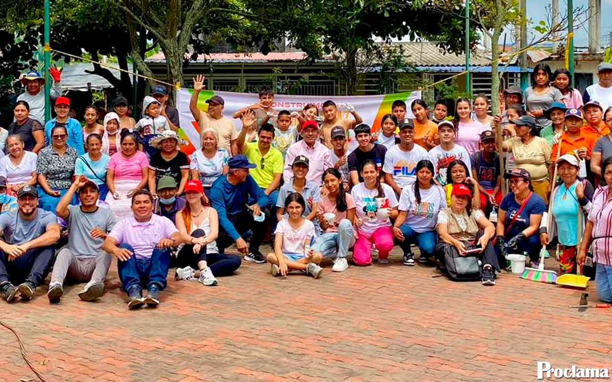 Corinto-limpia-su-parque-con-union-ciudadana.jpg