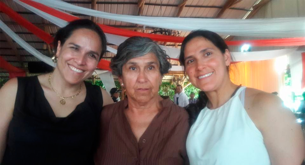 EL-ULTIMO-ADIOS-DE-MI-MADRE-Por-Lucy-Amparo-Guzman.jpg