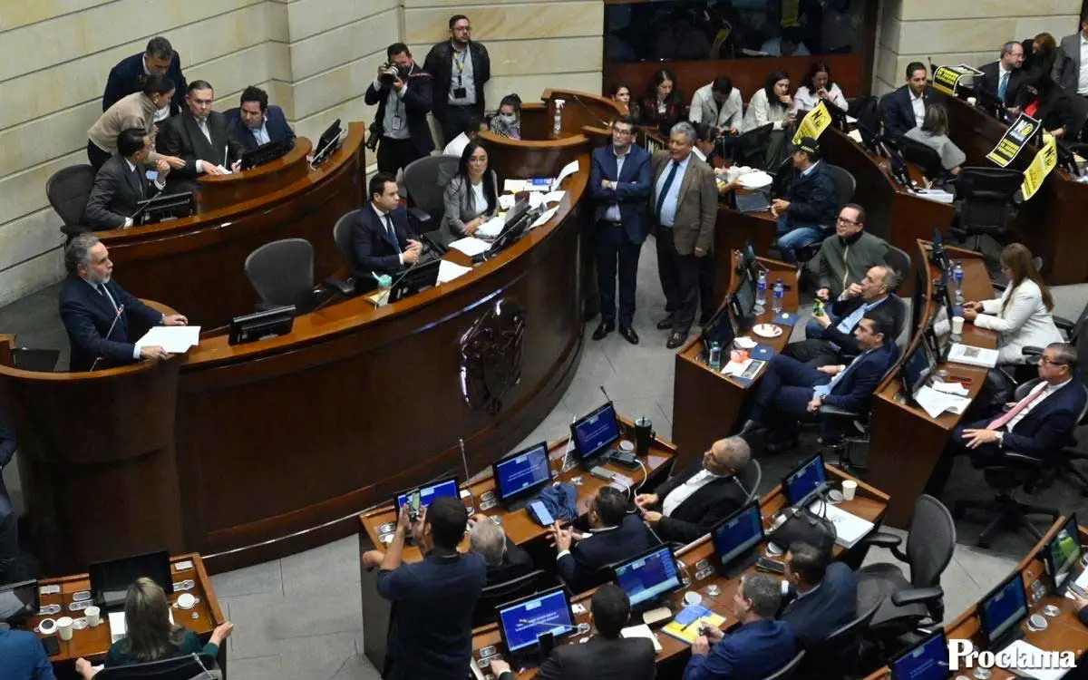 tinywow_Reacciones-desde-el-Senado-ante-el-decreto-de-Consulta-Popular-2_81321903.webp