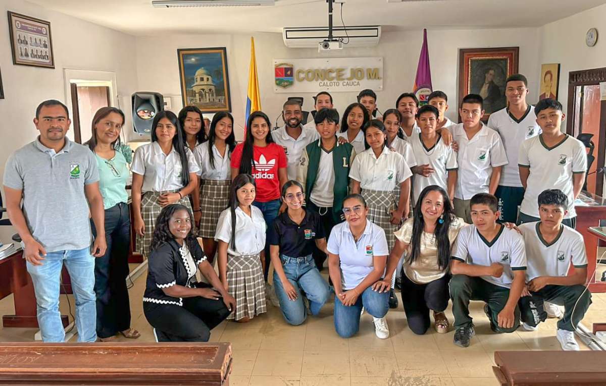 Concejo de Caloto dialoga con estudiantes sobre democracia Concejo de Caloto dialoga con estudiantes sobre democracia