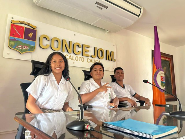 Concejo de Caloto dialoga con estudiantes sobre democracia5 Concejo de Caloto dialoga con estudiantes sobre democracia5