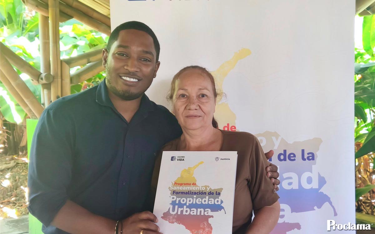 Corinto-entrega-titulos-de-propiedad-a-familias.jpg