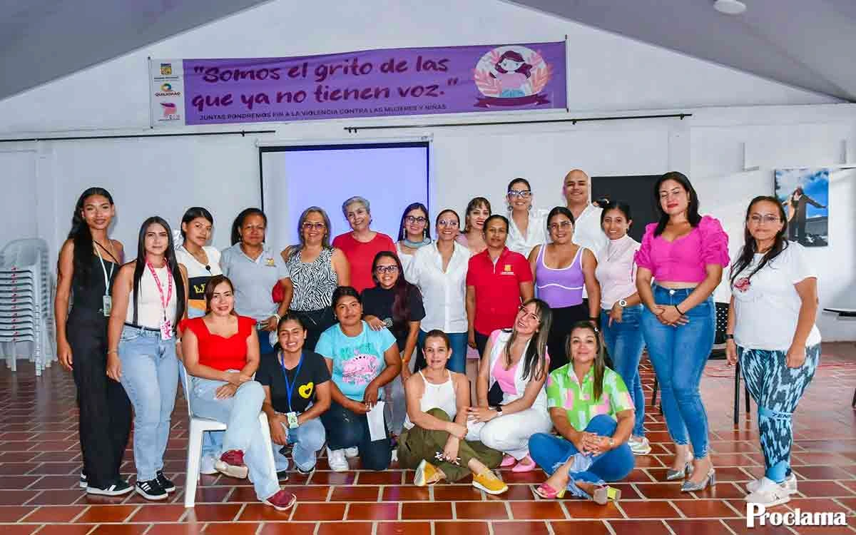 Grupo-de-mujeres-Santander.webp
