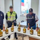 Incautan licor de contrabando en aeropuerto de Popayán