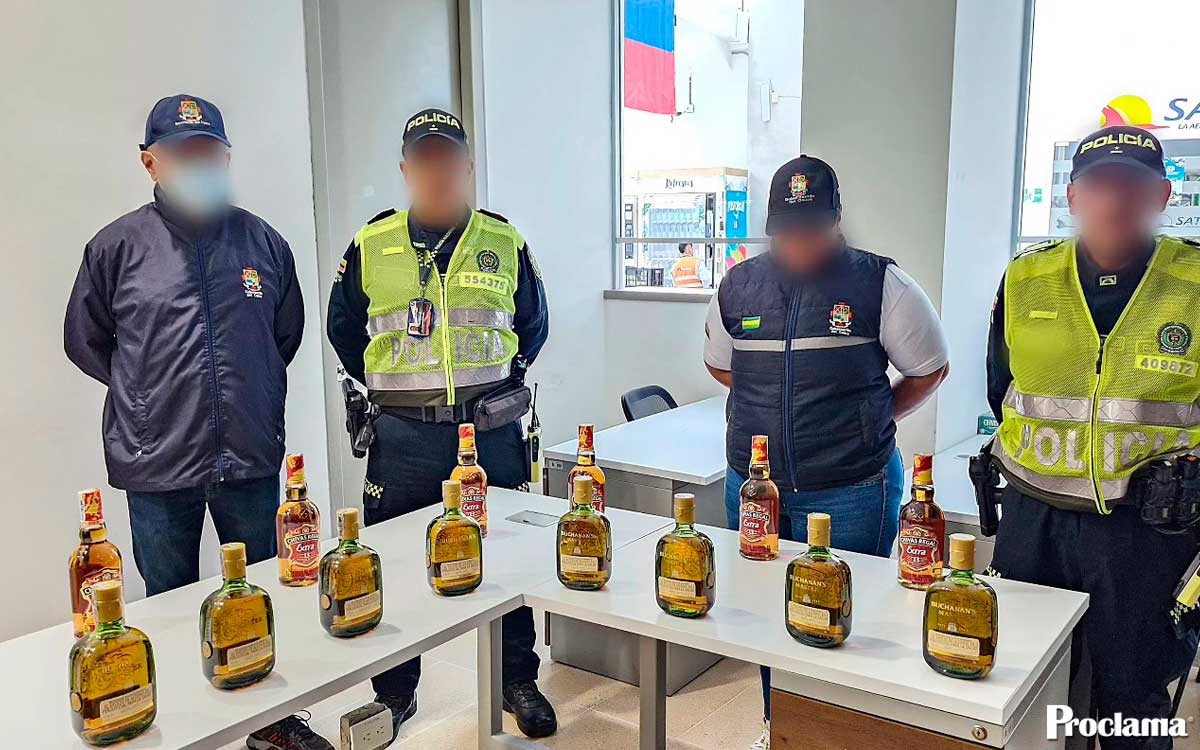 Incautan-licor-de-contrabando-en-aeropuerto-de-Popayan.jpg