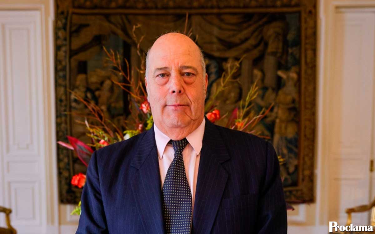 La-embajada-problemática La-embajada-problemática