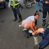 Le disparan a agente de tránsito en el centro de Cali