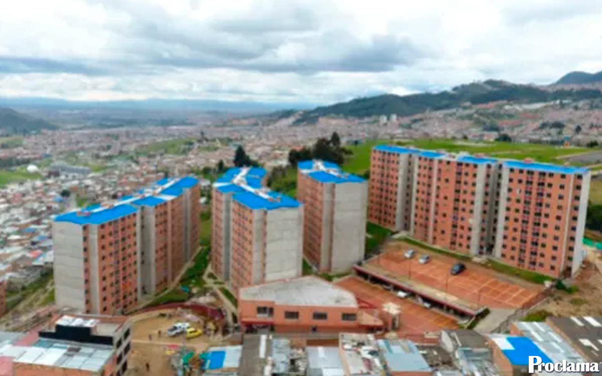 Petro-defiende-el-derecho-a-la-vivienda-de-millones-de-colombianos.jpg