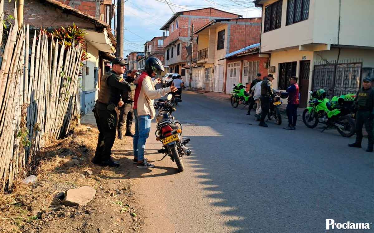Policía-intensifica-controles-en-Santander-de-Quilichao Policía-intensifica-controles-en-Santander-de-Quilichao