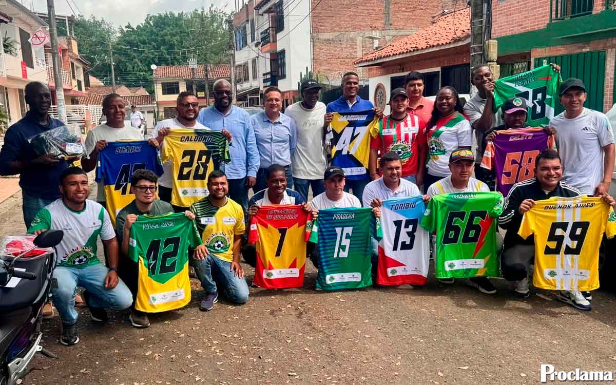 Rodamos-el-Balon-entrega-dotacion-en-el-Cauca.jpg