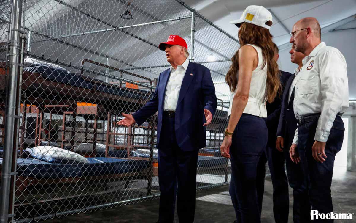 Trump-inaugura-carcel-migrante-en-medio-de-caimales.jpg