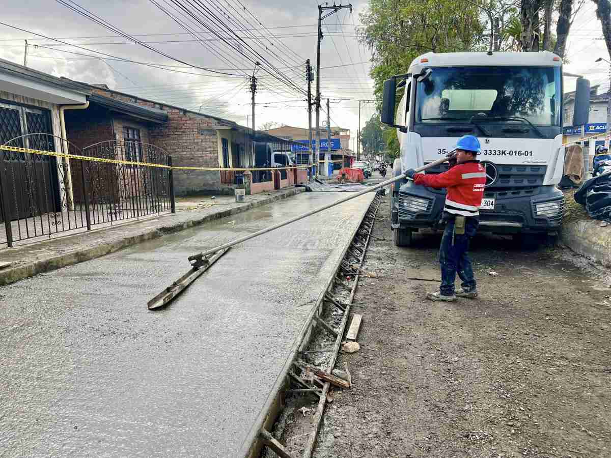 Alcaldia-de-Popayan-pavimenta-via-en-el-barrio-Primero-de-Mayo.jpg