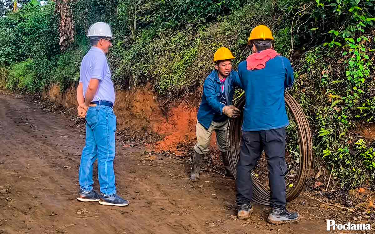 Caloto-construye-placa-huella-en-la-vereda-El-Pedregal.jpg