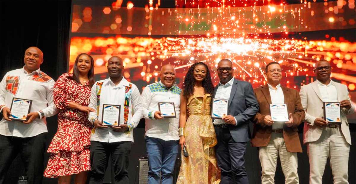 Guachené-brilló-en-la-Met-Gala-Afro-con-alcalde-transformador