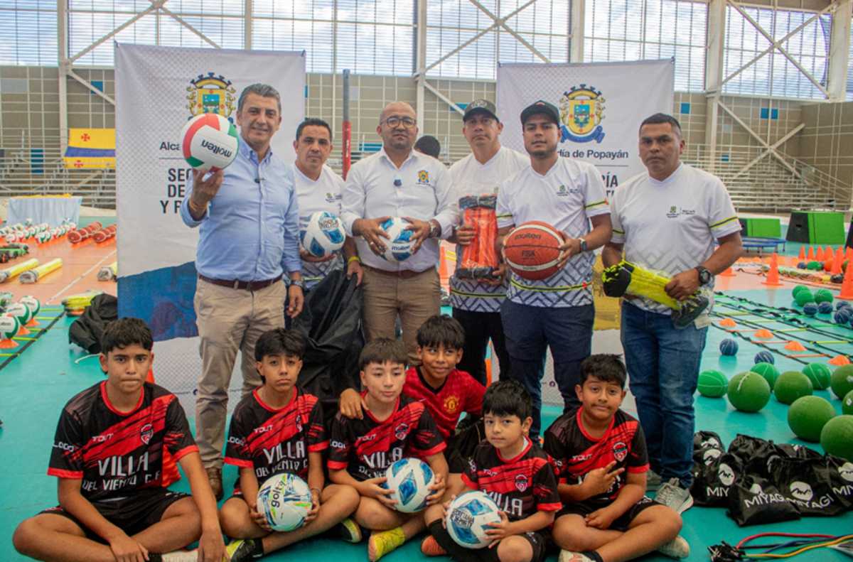 Mas-de-1.500-menores-reciben-dotacion-deportiva-en-Popayan.jpg