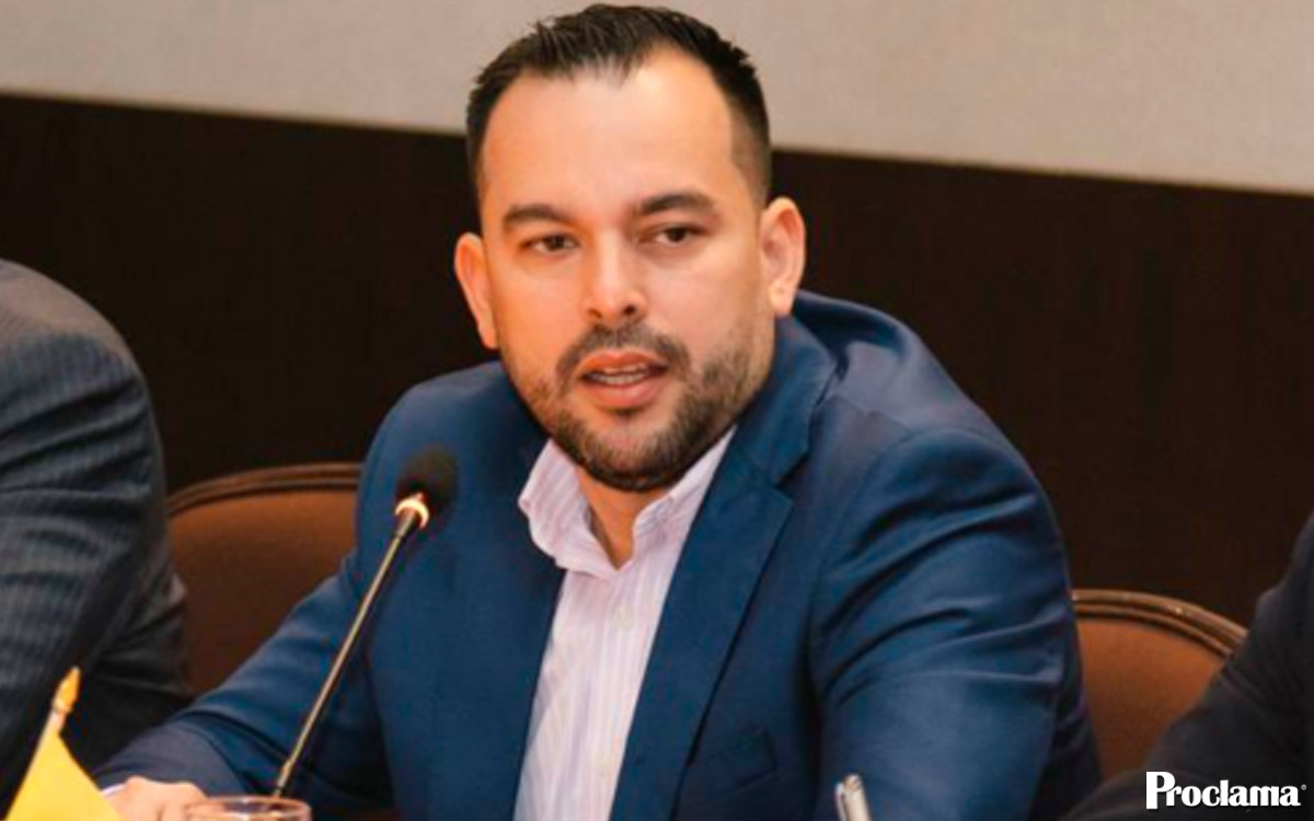 Ministro de Minas anuncia proyecto de ley para reducir tarifas de energía