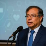 Petro adopta modelo de salud pos neoliberal