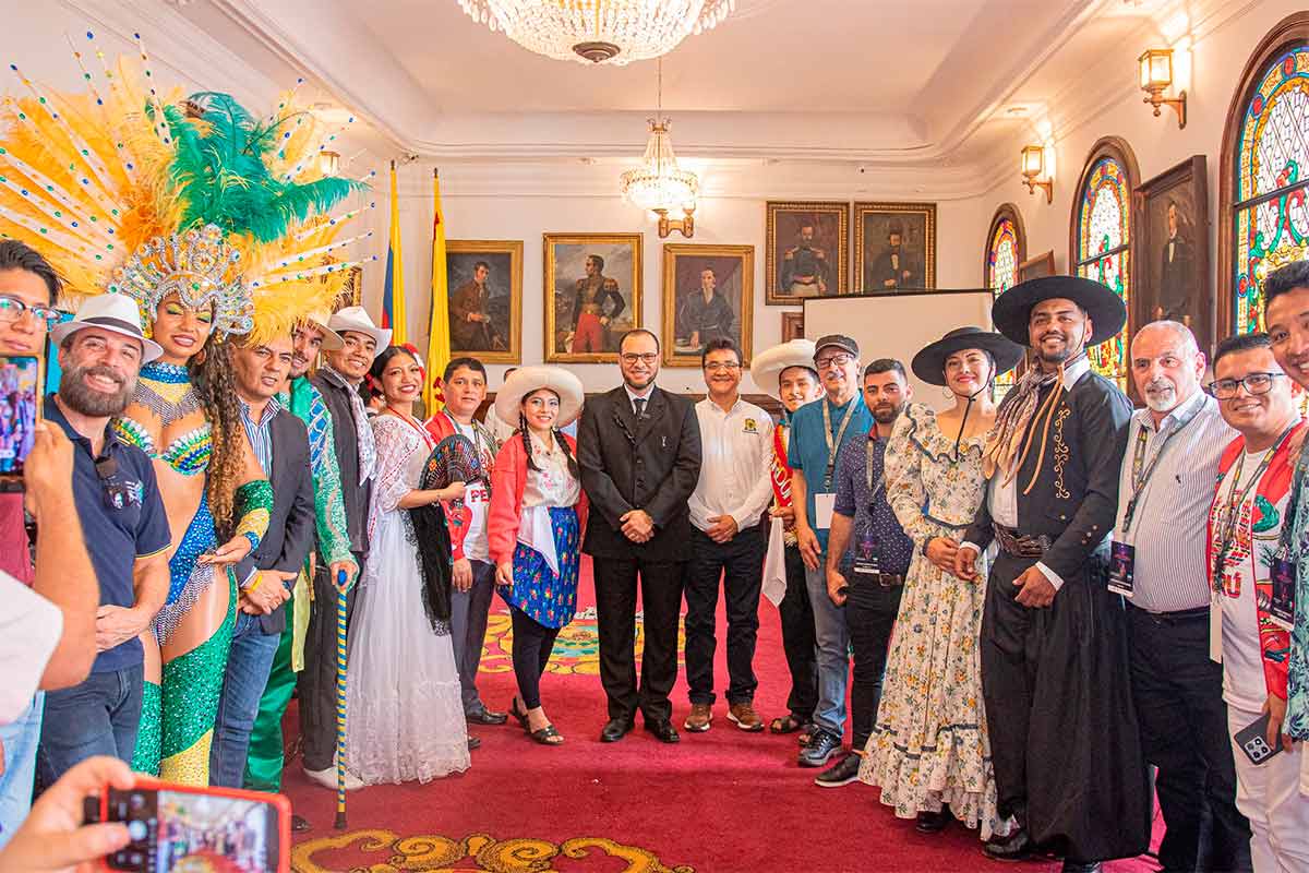 Popayan-condecoro-a-artistas-que-participan-en-Americadanza.jpg