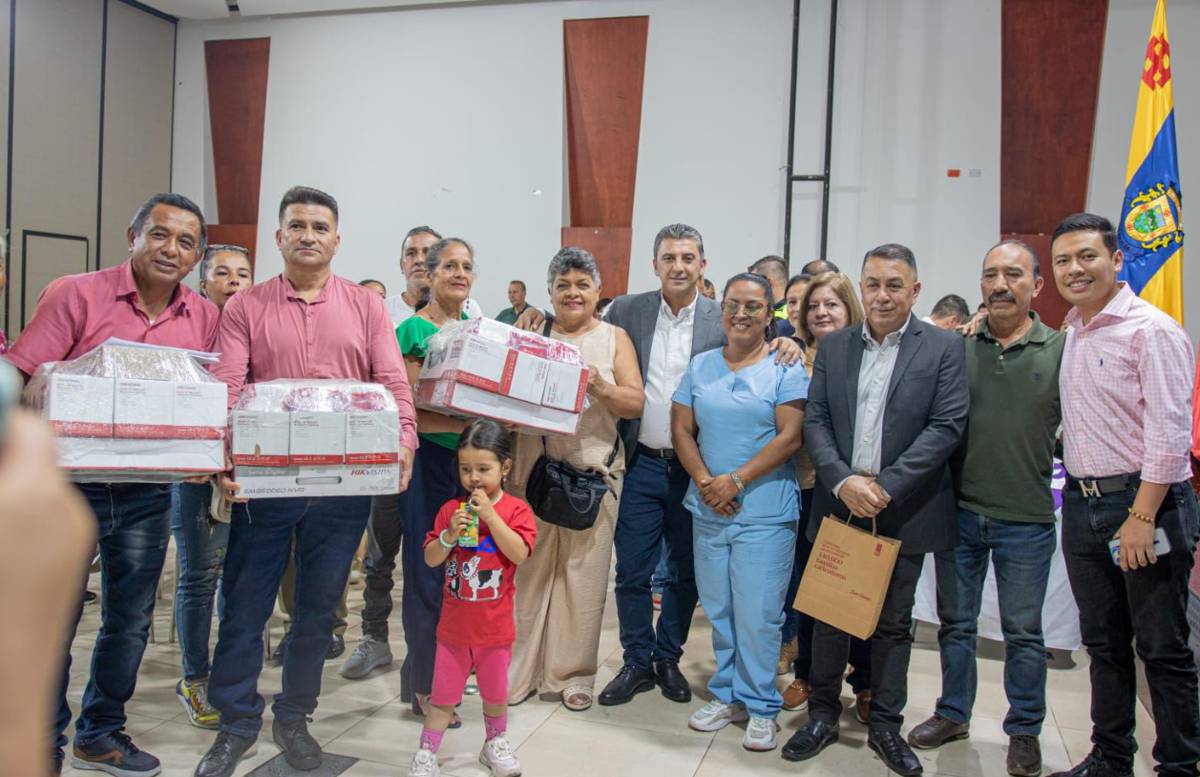 Popayan-entrega-33-kits-de-videovigilancia-a-barrios.jpg