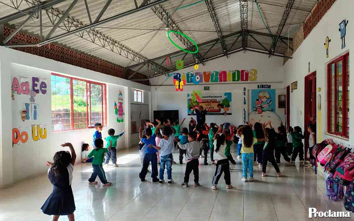 Comfacauca apoya la educación integral en niños de primera infancia en la vereda Los Llanos con su programa Nido de Paz