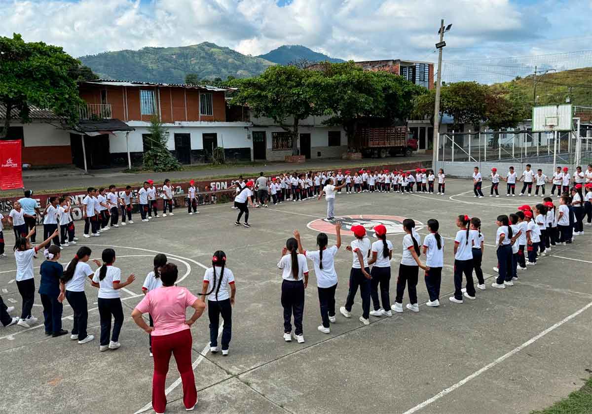 ¡La-energia-se-toma-las-escuelas-de-Corinto.jpg