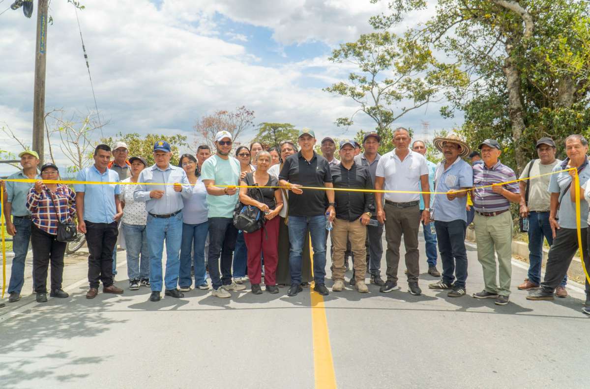Alcaldia-de-Popayan-entrega-pavimentacion-de-via-rural-en-Santa-Rosa.jpg