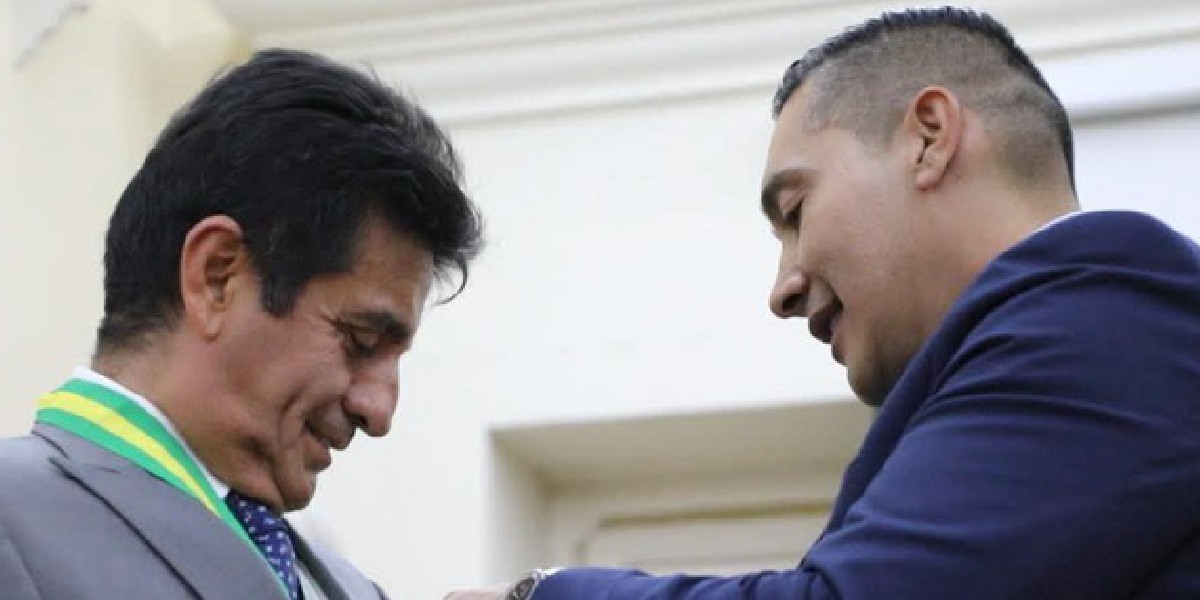 El Cauca condecora a su Defensor del Pueblo 5 El Cauca condecora a su Defensor del Pueblo 5