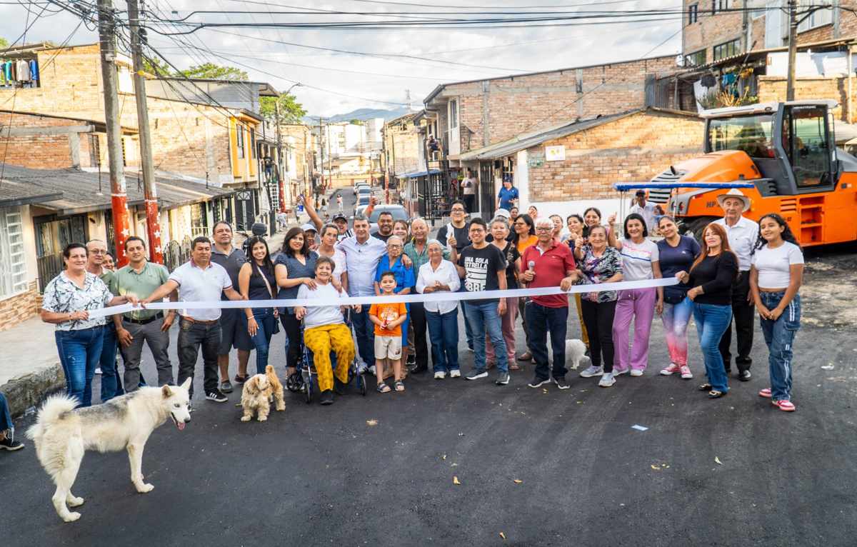 Popayan-entrega-pavimentacion-en-barrio-Santa-Fe.jpg
