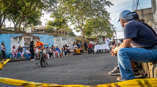 Popayán entrega pavimentación en barrio Santa Fe5