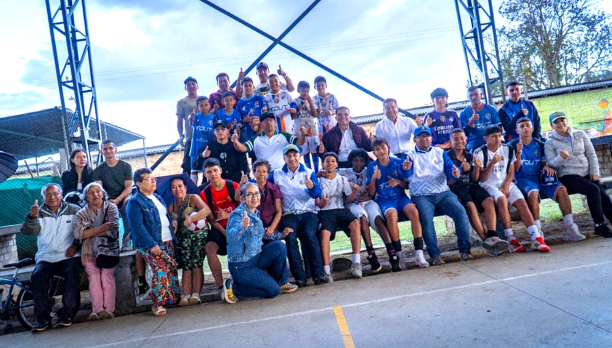 Popayan-moderniza-escenarios-deportivos-con-nuevas-luminarias.jpg