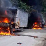 Tres vehículos incinerados en la Panamericana del Chocó