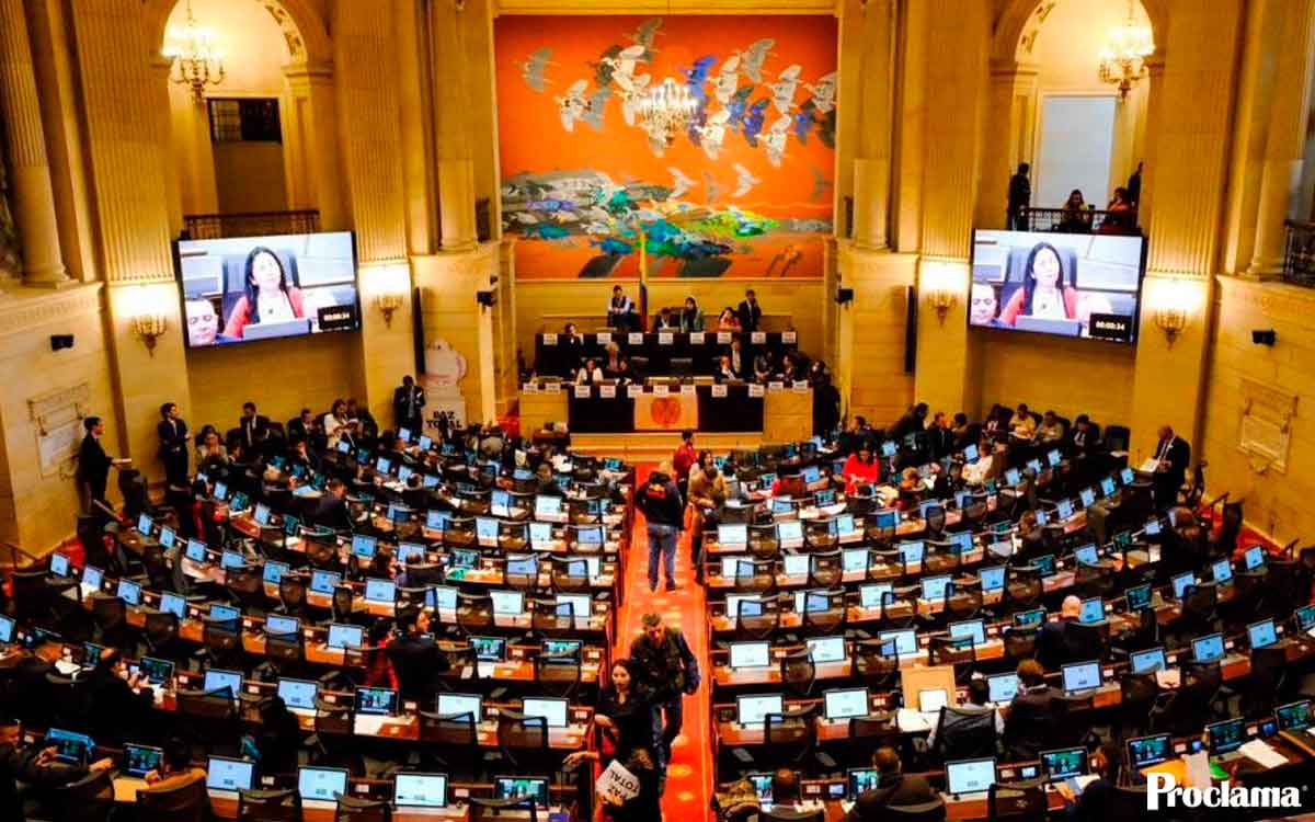 Congresistas-colombianos-recibiran-mas-de-52-millones-mensuales.jpg